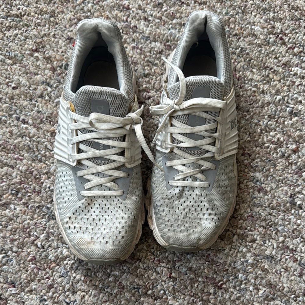 Women’s Gray On Clouds